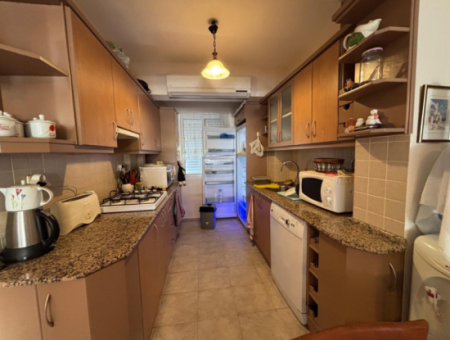 Çeşmede Özel Plajlı Yıldız Sahil Sitesinde 2+1 Kiralık Daire!