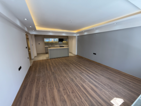 Ekonomi Üniversitesi Yakınında Full Tadilatlı Cadde Üzeri Masrafsız