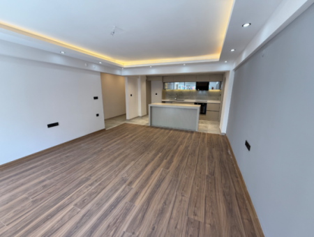 Ekonomi Üniversitesi Yakınında Full Tadilatlı Cadde Üzeri Masrafsız