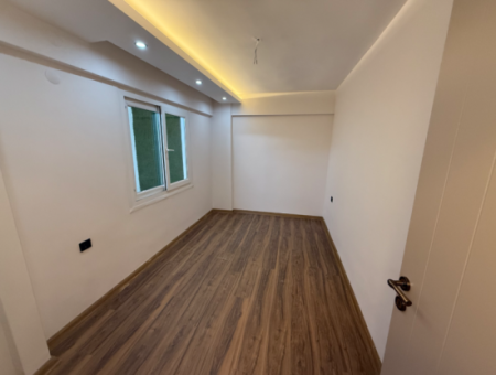 Ekonomi Üniversitesi Yakınında Full Tadilatlı Cadde Üzeri Masrafsız