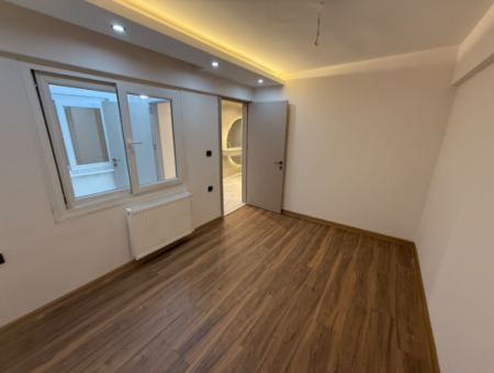 Ekonomi Üniversitesi Yakınında Full Tadilatlı Cadde Üzeri Masrafsız