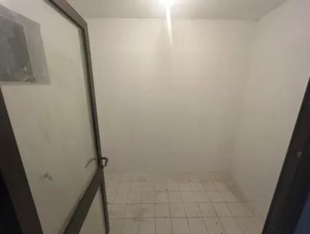 Kemeraltı 1. Beylerde Yer Alan 70 M² Kiralık Dükkan