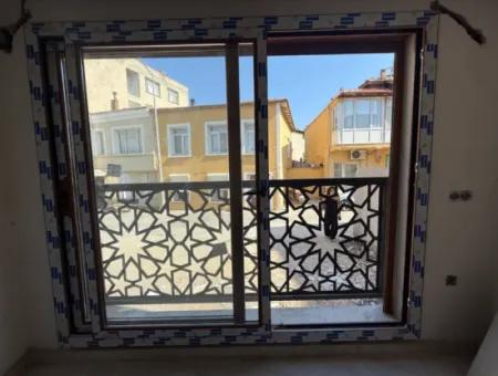 Seferihisar Camikebir Mahallesi’nde Satılık Sıfır Müstakil Villa – Şehir Merkezinde Bağımsız Yaşam