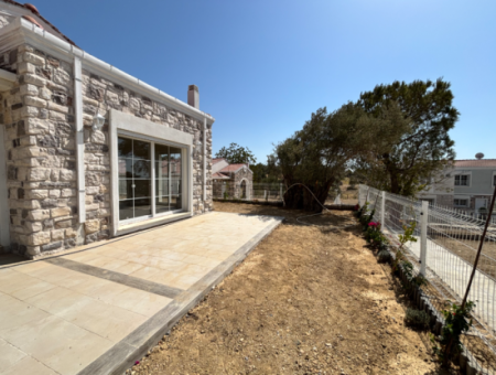Seferihisar İhsaniye Köyünde Modern Mimariyle Taçlandırılmış Satılık 3+1 Villa