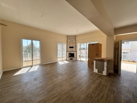 Seferihisar İhsaniye Köyünde Modern Mimariyle Taçlandırılmış Satılık 3+1 Villa
