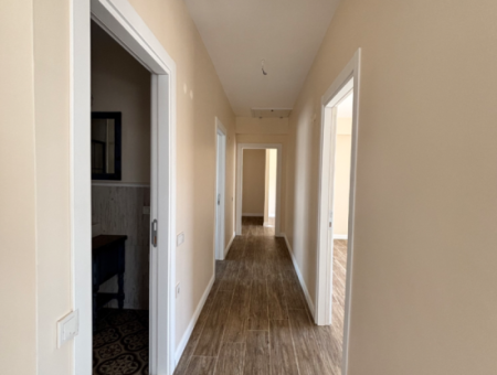 Seferihisar İhsaniye Köyünde Modern Mimariyle Taçlandırılmış Satılık 3+1 Villa