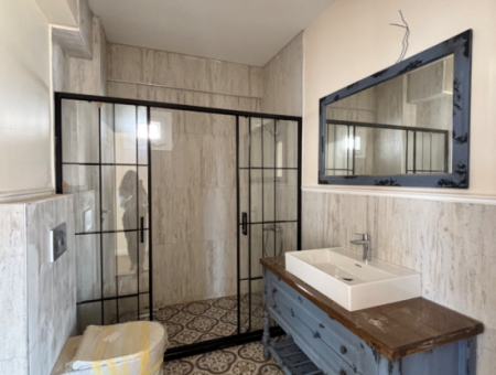 Seferihisar İhsaniye Köyünde Modern Mimariyle Taçlandırılmış Satılık 3+1 Villa