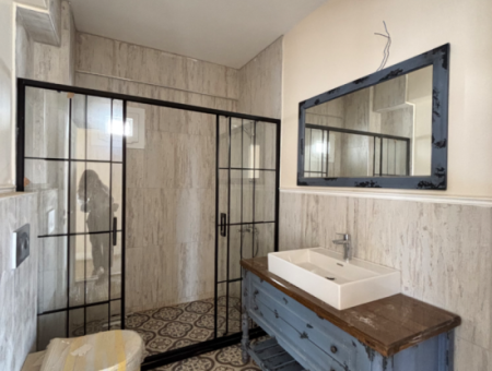 Seferihisar İhsaniye Köyünde Modern Mimariyle Taçlandırılmış Satılık 3+1 Villa