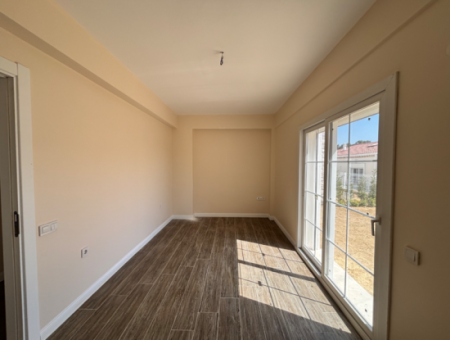 Seferihisar İhsaniye Köyünde Modern Mimariyle Taçlandırılmış Satılık 3+1 Villa