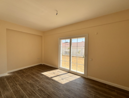 Seferihisar İhsaniye Köyünde Modern Mimariyle Taçlandırılmış Satılık 3+1 Villa