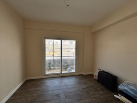 Seferihisar İhsaniye Köyünde Modern Mimariyle Taçlandırılmış Satılık 3+1 Villa