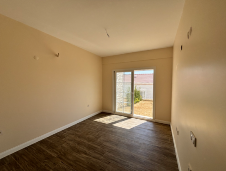 Seferihisar İhsaniye Köyünde Modern Mimariyle Taçlandırılmış Satılık 3+1 Villa