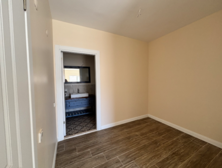 Seferihisar İhsaniye Köyünde Modern Mimariyle Taçlandırılmış Satılık 3+1 Villa