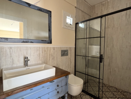 Seferihisar İhsaniye Köyünde Modern Mimariyle Taçlandırılmış Satılık 3+1 Villa