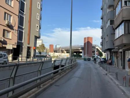 Alsancak Kahramanlar Akıncılar Caddesi Üzerinde 35M2 Wc Li Otomatik Kepenkli Kiralık Dükkan