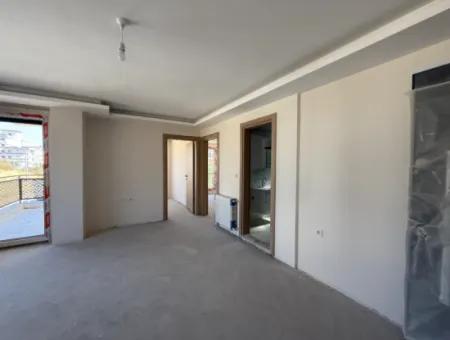 Seferihisar Gözsüzler’de Köşe Konumda Satılık 2+1 Daire