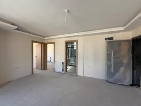Seferihisar Gözsüzler’de Köşe Konumda Satılık 2+1 Daire