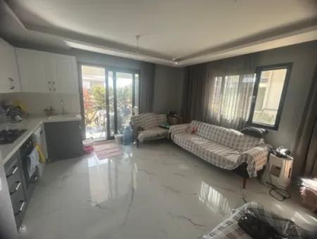 Çolakibrahimbey’de, Catamaran Sitesi’nde Bahçe Kullanımlı Satılık 2+1 Daire