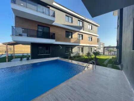 Çolakibrahimbey’de, Catamaran Sitesi’nde Bahçe Kullanımlı Satılık 2+1 Daire