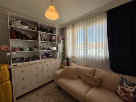 Sığacık Marina Yakınında Geniş Ve Konforlu Satılık Daire!