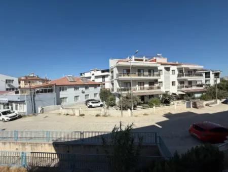 Sığacık Marina Yakınında Geniş Ve Konforlu Satılık Daire!
