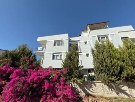 Sığacık’ta Yaz-Kış Yaşama Uygun 5+1 Daire