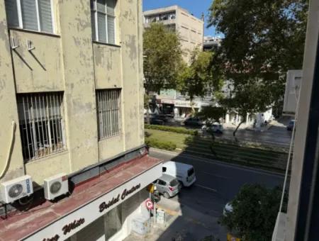 Mimar Kemalettinde Kiralık Ofis Gazi Bulvarı 2 Bina Mesafe'de