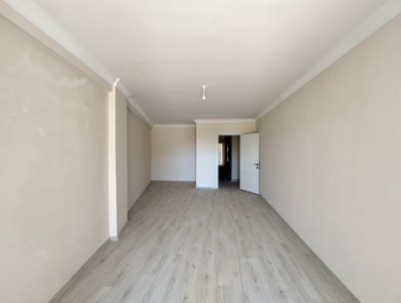 Seferihisar Adliye Sarayı Yakınında 3+1, 120 M2 Satılık Daire