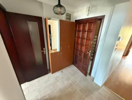 İzmir’in En Prestijli Sitelerinden Tibaş Sitesinde, 7. Katta Yer Alan 130 M² Ferah Daire Kiralık!