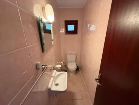 İzmir’in En Prestijli Sitelerinden Tibaş Sitesinde, 7. Katta Yer Alan 130 M² Ferah Daire Kiralık!