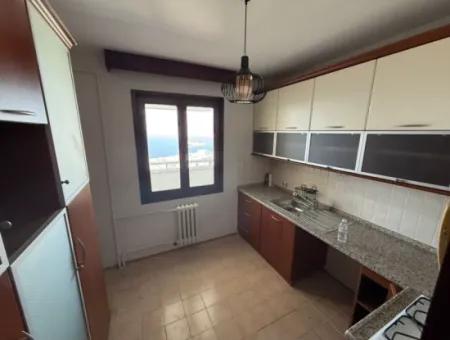 İzmir’in En Prestijli Sitelerinden Tibaş Sitesinde, 7. Katta Yer Alan 130 M² Ferah Daire Kiralık!
