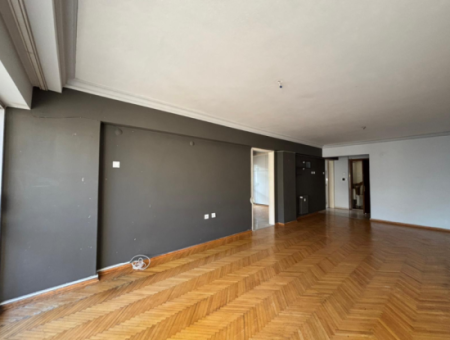 Alsancak Talatpaşa Yakını 2+1 Asansörlü Otoparklı Kiralık Daire.