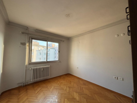 Alsancak Talatpaşa Yakını 2+1 Asansörlü Otoparklı Kiralık Daire.