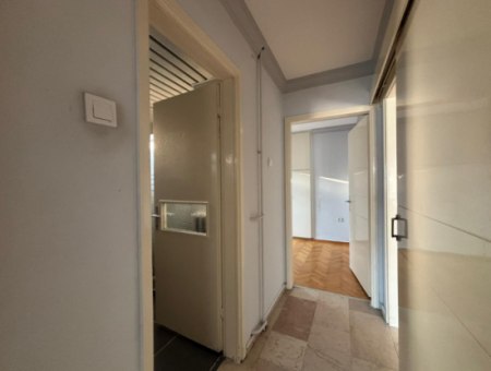 Alsancak Talatpaşa Yakını 2+1 Asansörlü Otoparklı Kiralık Daire.