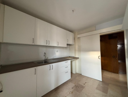 Alsancak Talatpaşa Yakını 2+1 Asansörlü Otoparklı Kiralık Daire.