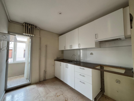 Alsancak Talatpaşa Yakını 2+1 Asansörlü Otoparklı Kiralık Daire.