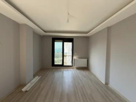 Seferihisar Akarca Elmastaş’ta Deniz Manzaralı, Havuzlu, Köşe Konumlu Müstakil Villa