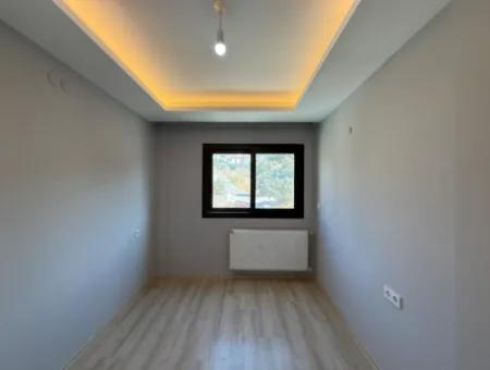 Seferihisar Akarca Elmastaş’ta Deniz Manzaralı, Havuzlu, Köşe Konumlu Müstakil Villa