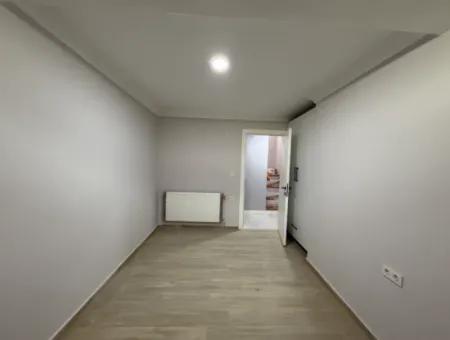 Seferihisar Akarca Elmastaş’ta Deniz Manzaralı, Havuzlu, Köşe Konumlu Müstakil Villa