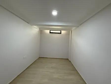 Seferihisar Akarca Elmastaş’ta Deniz Manzaralı, Havuzlu, Köşe Konumlu Müstakil Villa