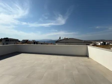 Seferihisar Akarca Elmastaş’ta Deniz Manzaralı, Havuzlu, Köşe Konumlu Müstakil Villa