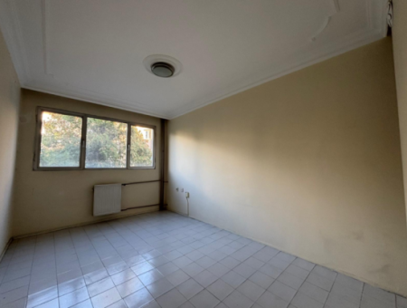 Alsancak Özel Sağlık Hastanesi Karşısı  1+1 Asansörlü Kiralık Daire!