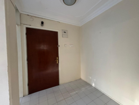 Alsancaközel Sağlık Hastanesi Karşısı  1+1 Asansörlü Kiralık İş Yeri.