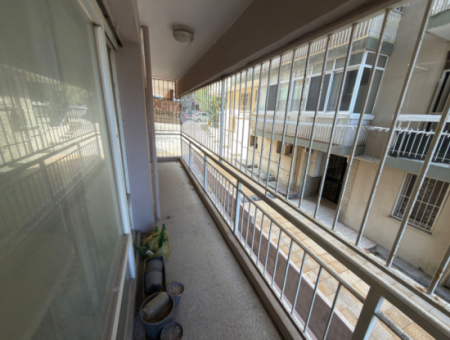Küçükyalı Karantina Meydanında Karanlık Odası Olmayan Köşe Otoparklı Yalı Dairesi