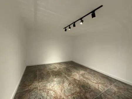 Urla Hekimköy Sitesinde Satılık 5+2 Müstakil Havuzlu Villa
