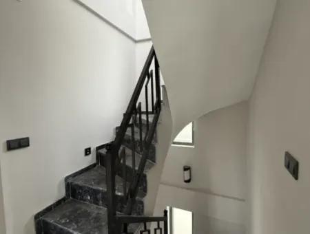 Seferihisar Akarca’da Denize Yürüme Mesafesinde Bahçeli Villa