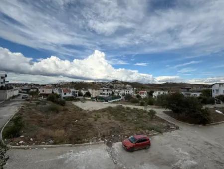 Seferihisar Akarca’da Denize Yürüme Mesafesinde Bahçeli Villa