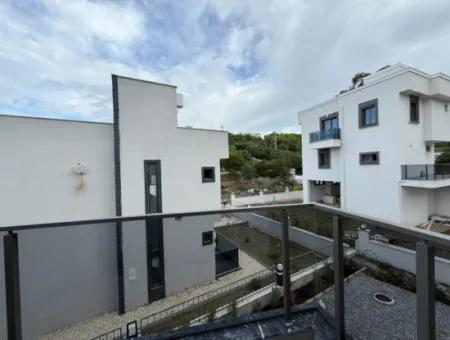 Seferihisar Akarca’da Denize Yürüme Mesafesinde Bahçeli Villa