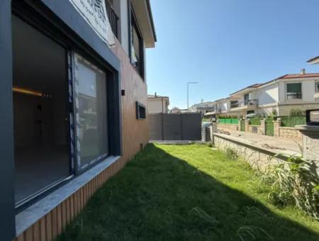 Seferihisar Çolakibrahimbey Mahallesi’nde Merkezi Konumda Satılık Villa