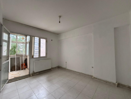 Alsancak Kıbrıs Şehitlerinde 2.Kat 3+1 Kombili Asansörlü Kiralık İş Yeri!